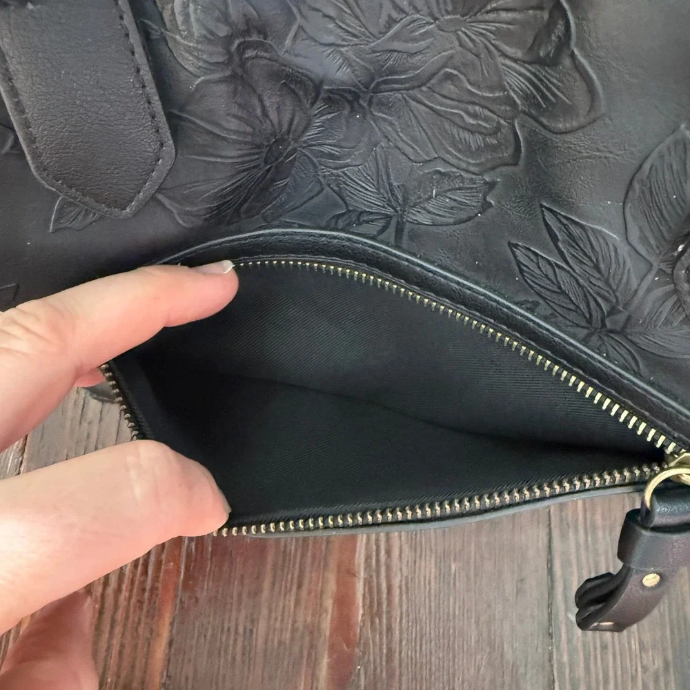 Frye & Co‎ Tote Bag Purse Black Embossed Floral Rose Faux Leather Shoulder
